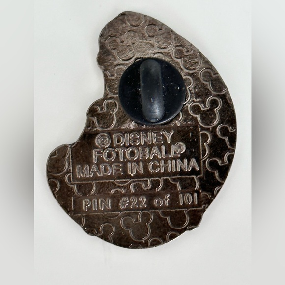 Disney Pin Countdown to the Millennium Series #22 Pocahontas Retired - Picture 2 of 2